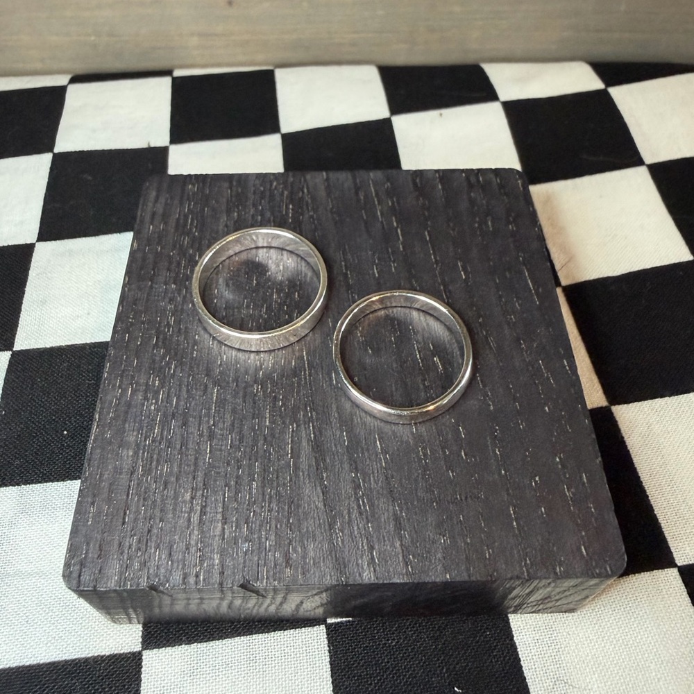 Set Of Two Band Rings - Picture 2 of 4